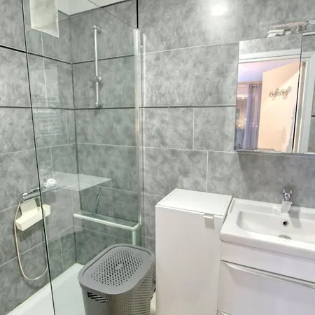 Centre - Parking Wifi Climatisation - Limestay Daire